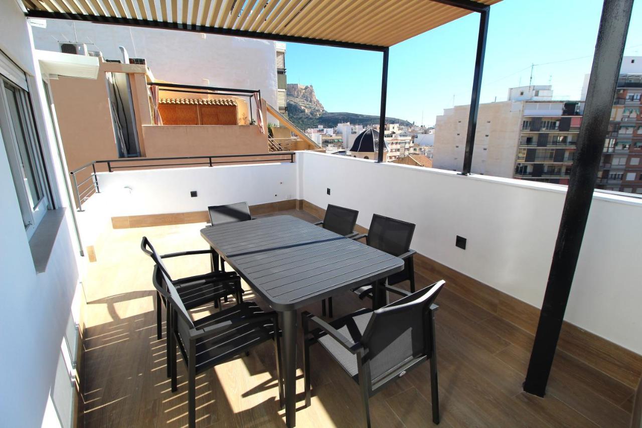 Apartamento Atico loft de lujo con terraza espectacular y vista a los 2 castillos Alicante Exterior foto