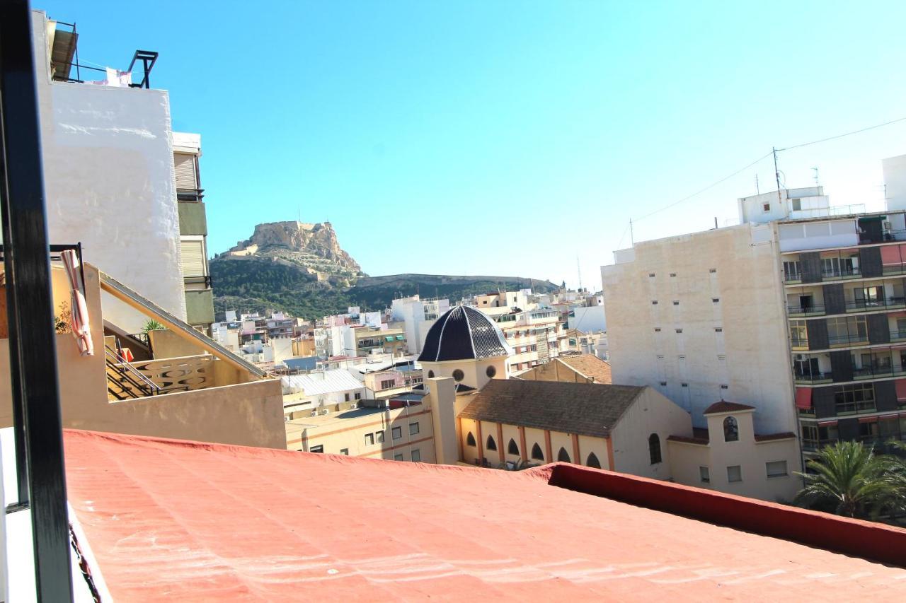 Apartamento Atico loft de lujo con terraza espectacular y vista a los 2 castillos Alicante Exterior foto