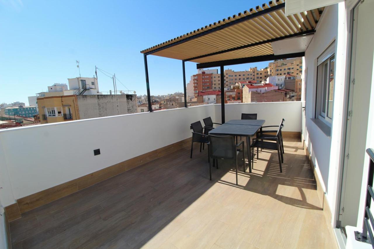 Apartamento Atico loft de lujo con terraza espectacular y vista a los 2 castillos Alicante Exterior foto